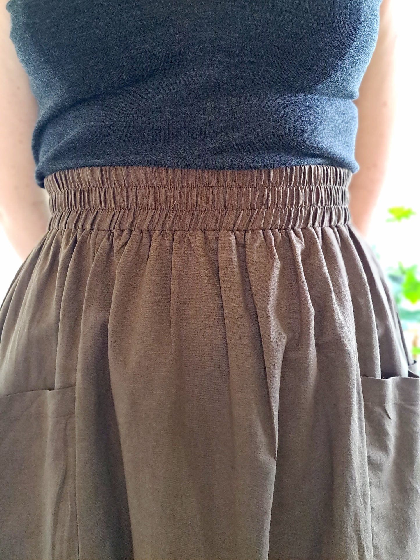Pre-made Sadie Skirt (Espresso linen/cotton) - size M, L