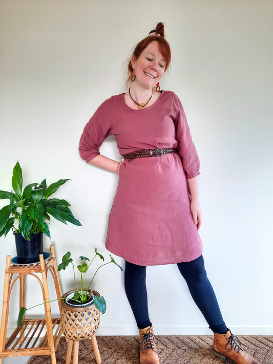 Pre-made Izzy Dress (rouge linen) - size M