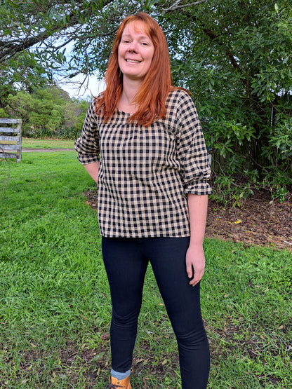 Jacqui Blouse (linen) - made to order